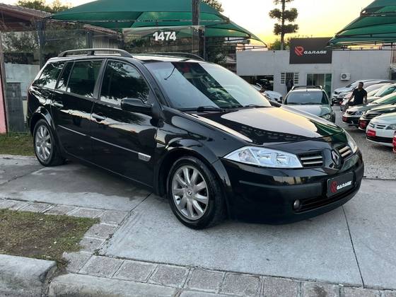 RENAULT MEGANE 1.6 DYNAMIQUE GRAND TOUR 16V FLEX 4P MANUAL RENAULT MEGANE 1.6 DYNAMIQUE GRAND TOUR 16V FLEX 4P MANUAL